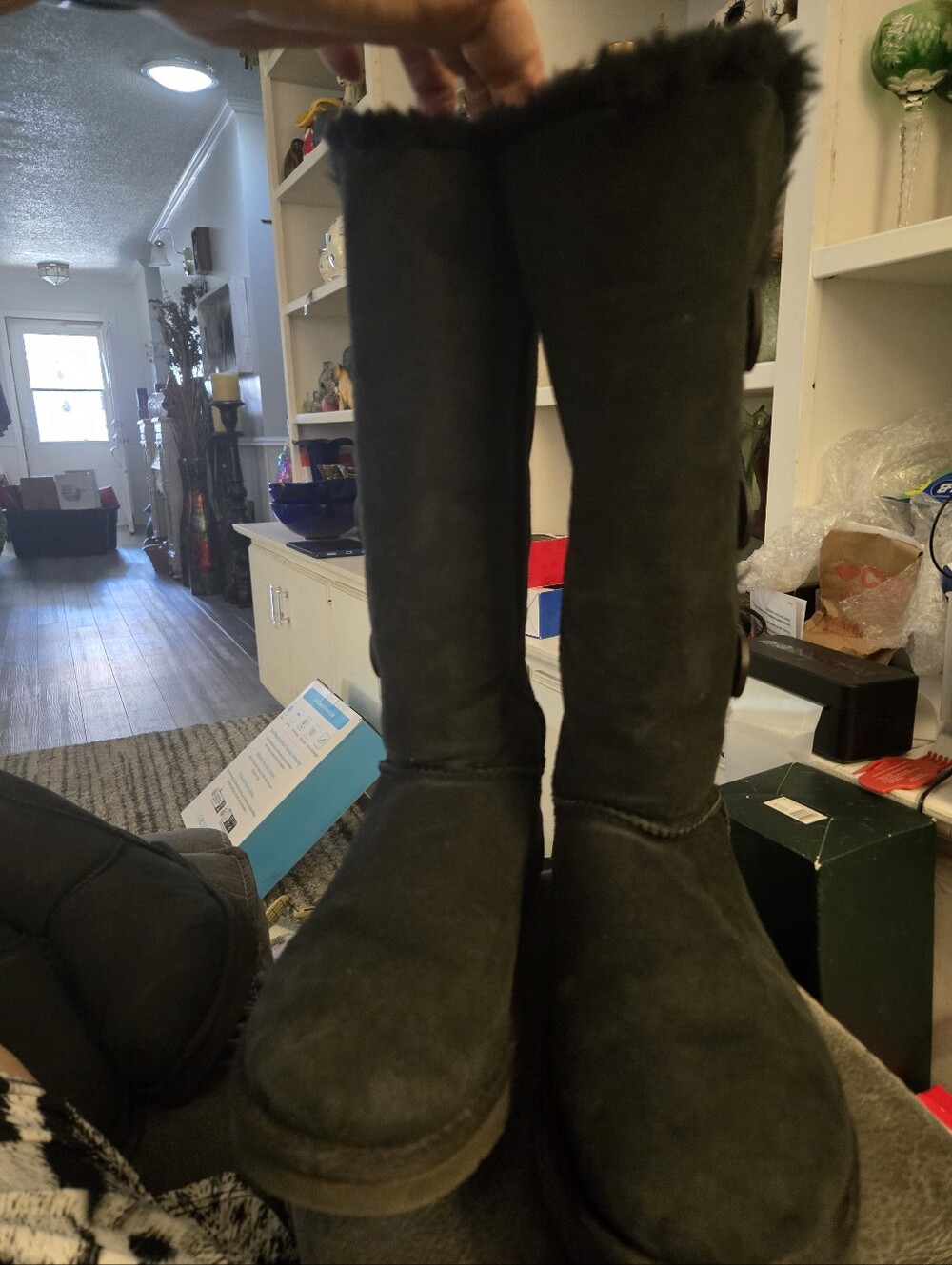 UGG Women's Black Button-Accent Suede Winter Boots Size 9 - Picture 2 of 6